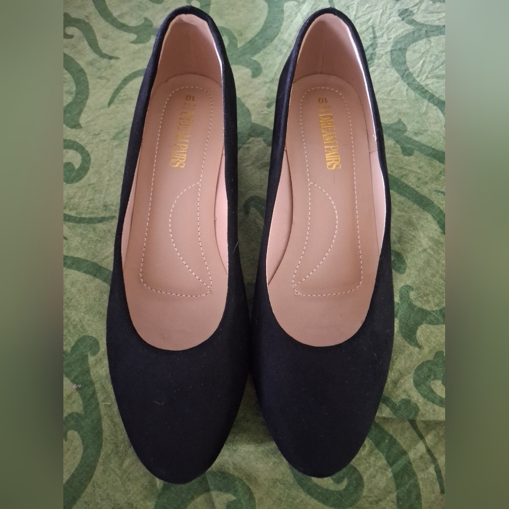 Dream Pairs Classic Black Women's Flats New Without Tags  Suede Look Very Classy